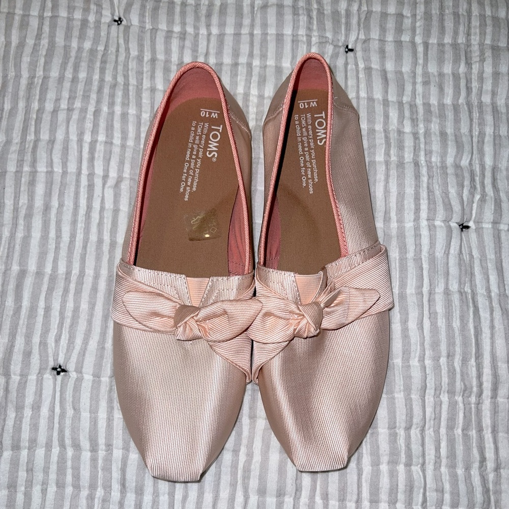 Limited Edition Blush Grosgrain Toms size 10W